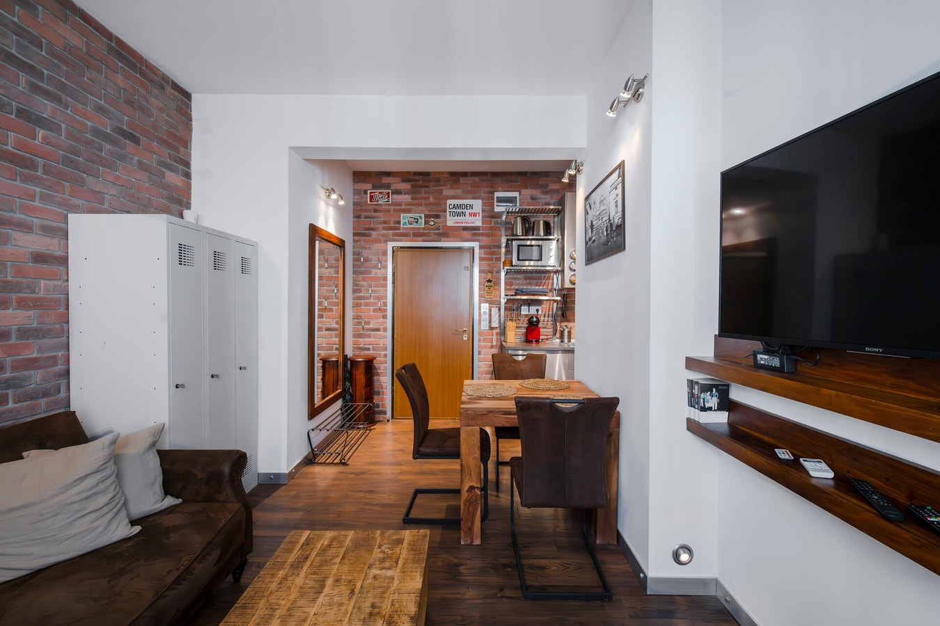 Cinématique - Designer 1BD on Solunska 7 Flat Manager Booking