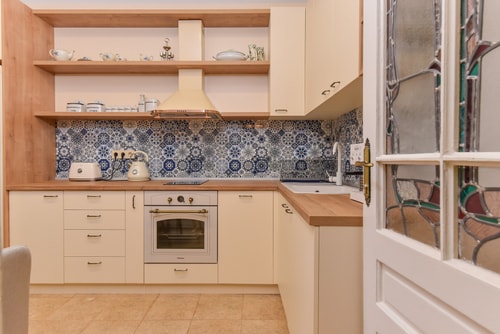Spacious vintage 2BR, 2bath apartment 3 Flat Manager Booking