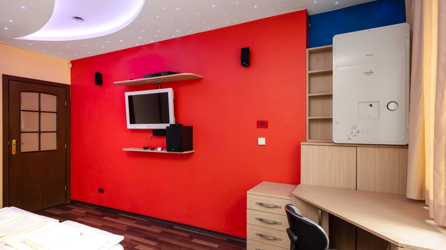 Valeri Pirotska 1BD · Central 1BD Apartment Next to Women's Market 17 Flat Manager Booking