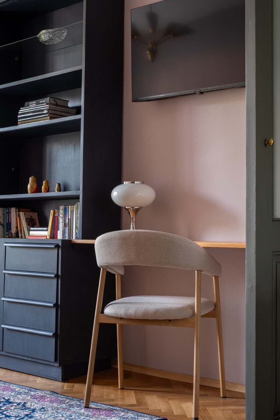 Retro-Chic 1BR Apartment next to Vasil Levski Blvd 18 Flat Manager Booking