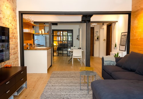 Bright & Spacious Apartment with a Charming Balcon 5 Flat Manager Booking