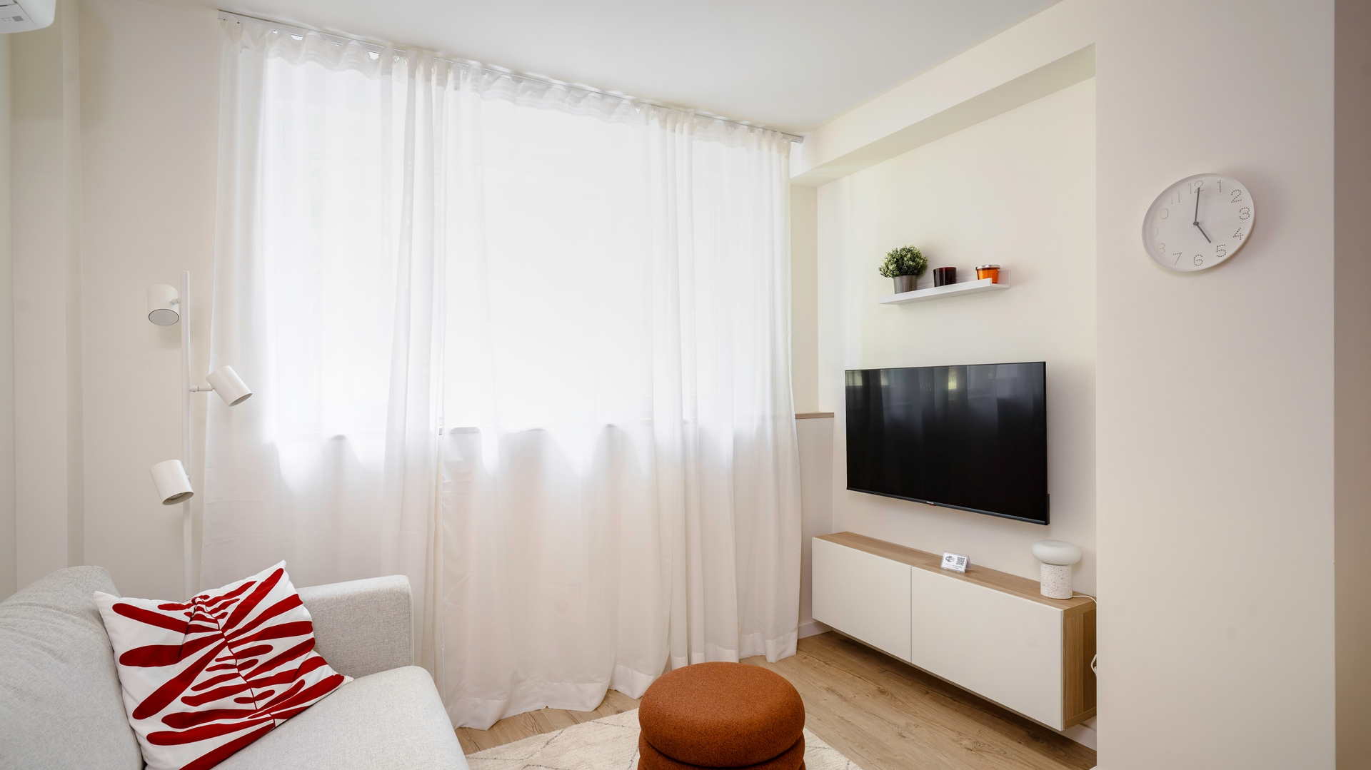 Cozy 1BD Apartment next to NDK 6 Flat Manager Booking