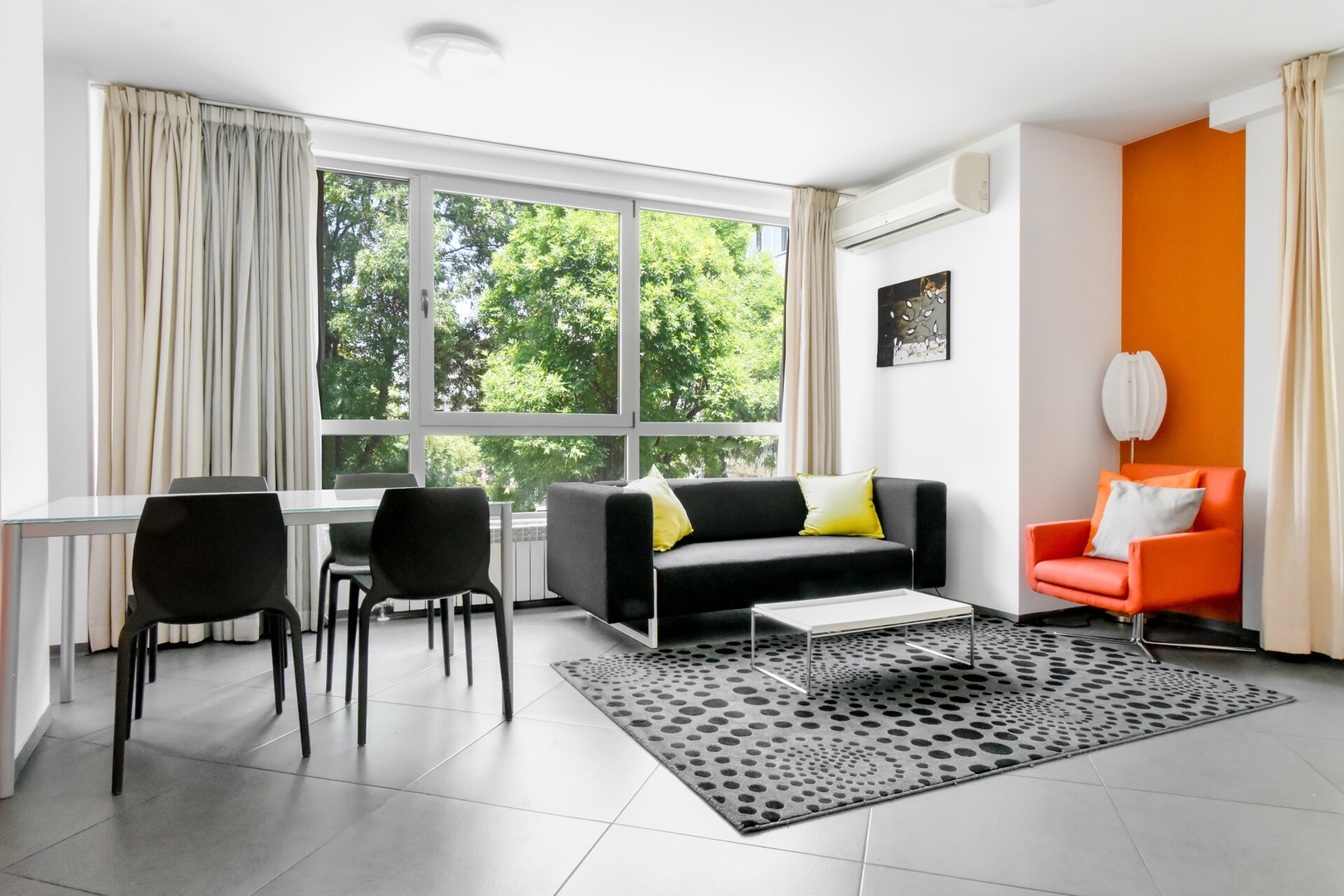Joy Apartment – Stylish 2BD in Oborishte 2 Flat Manager Booking