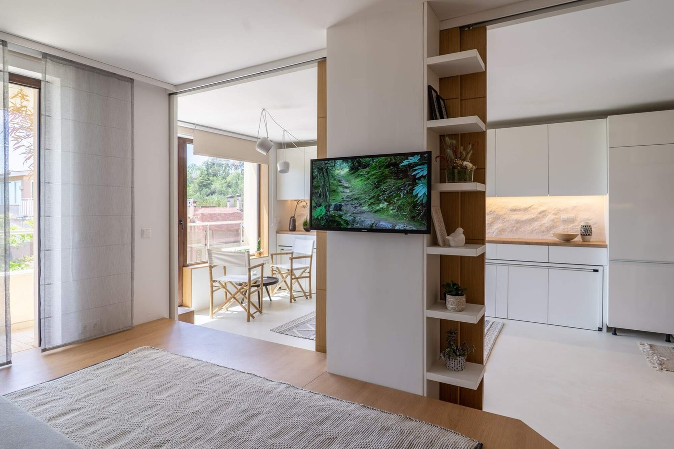 Smartly Designed Flat with Balcony & Parking 7 Flat Manager Booking