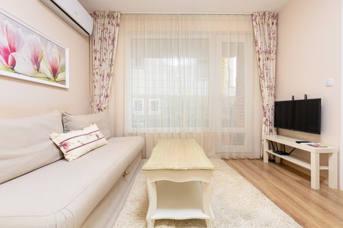 Bright & Cozy 1BD Flat with a Terrace and Parking 1 Flat Manager Booking