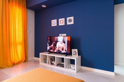 Pop your C-O-L-O-R-S - Funky and Modern 1BDR. Apt. 16 Flat Manager Booking