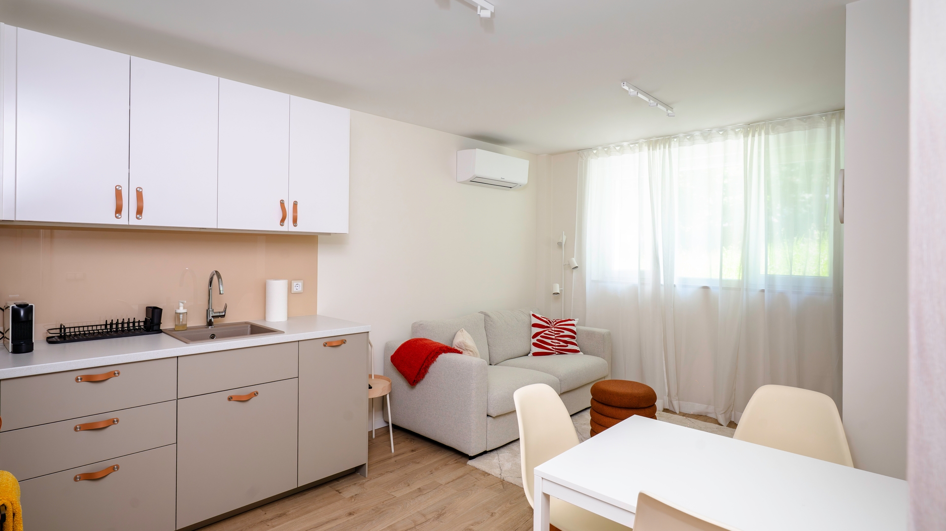 Cozy 1BD Apartment next to NDK 8 Flat Manager Booking
