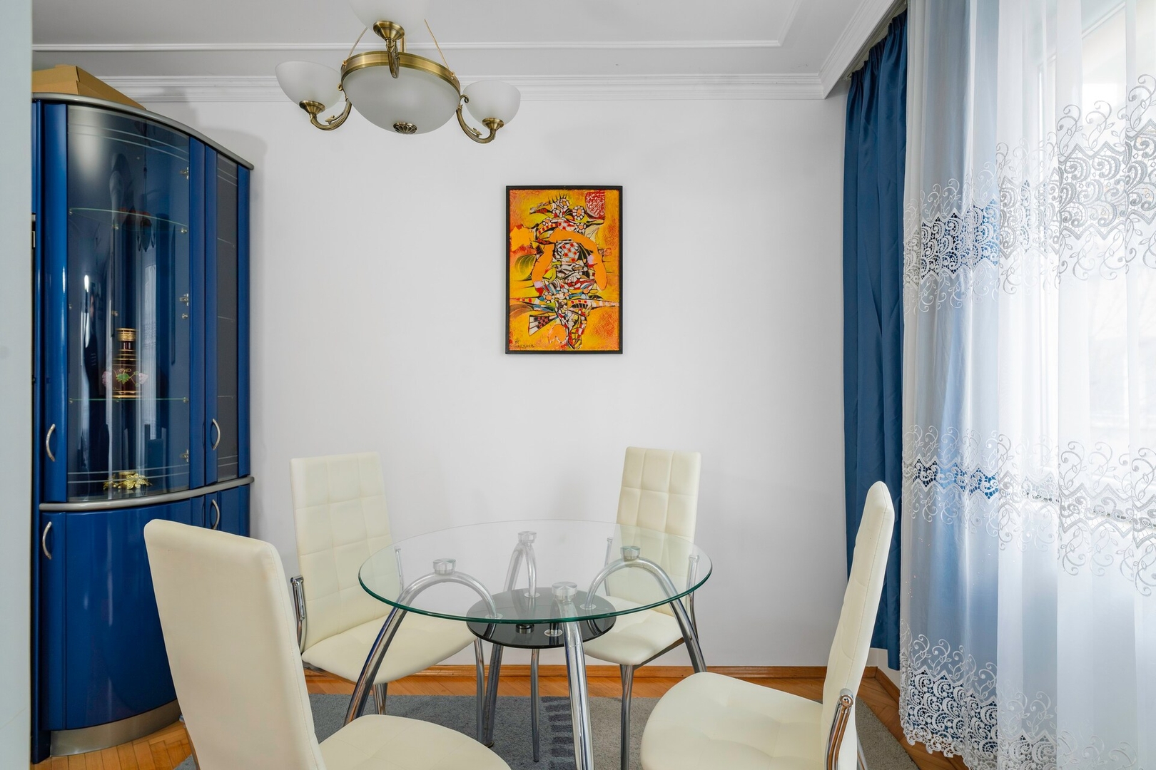 Cozy 2BD Apartment close to South Park 5 Flat Manager Booking