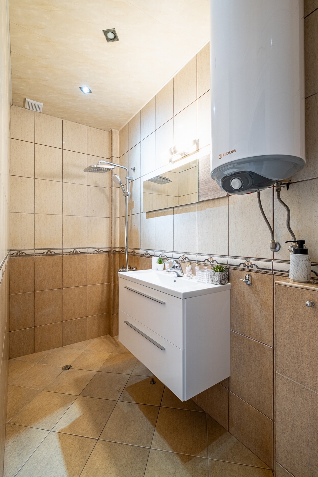 Black Sea Spacious 3BR Apartment 18 Flat Manager Booking