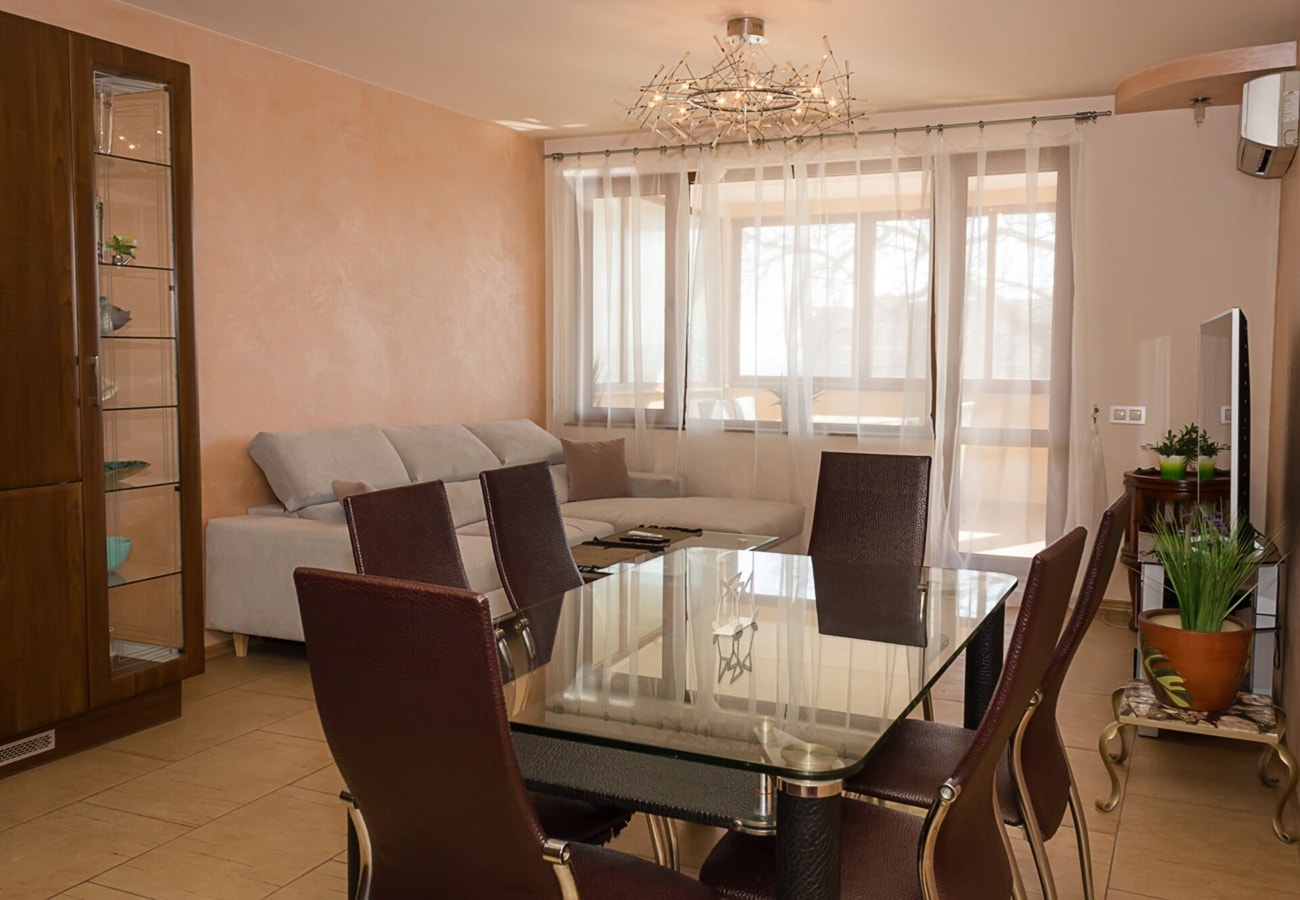 Varna Gem: 2BD Flat with Sunny Balcony 7 Flat Manager Booking