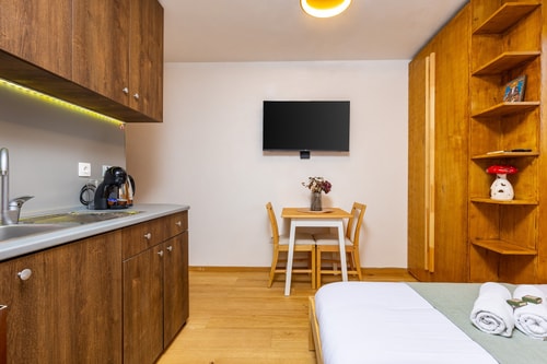 The Crash Pad Studio 3 Flat Manager Booking