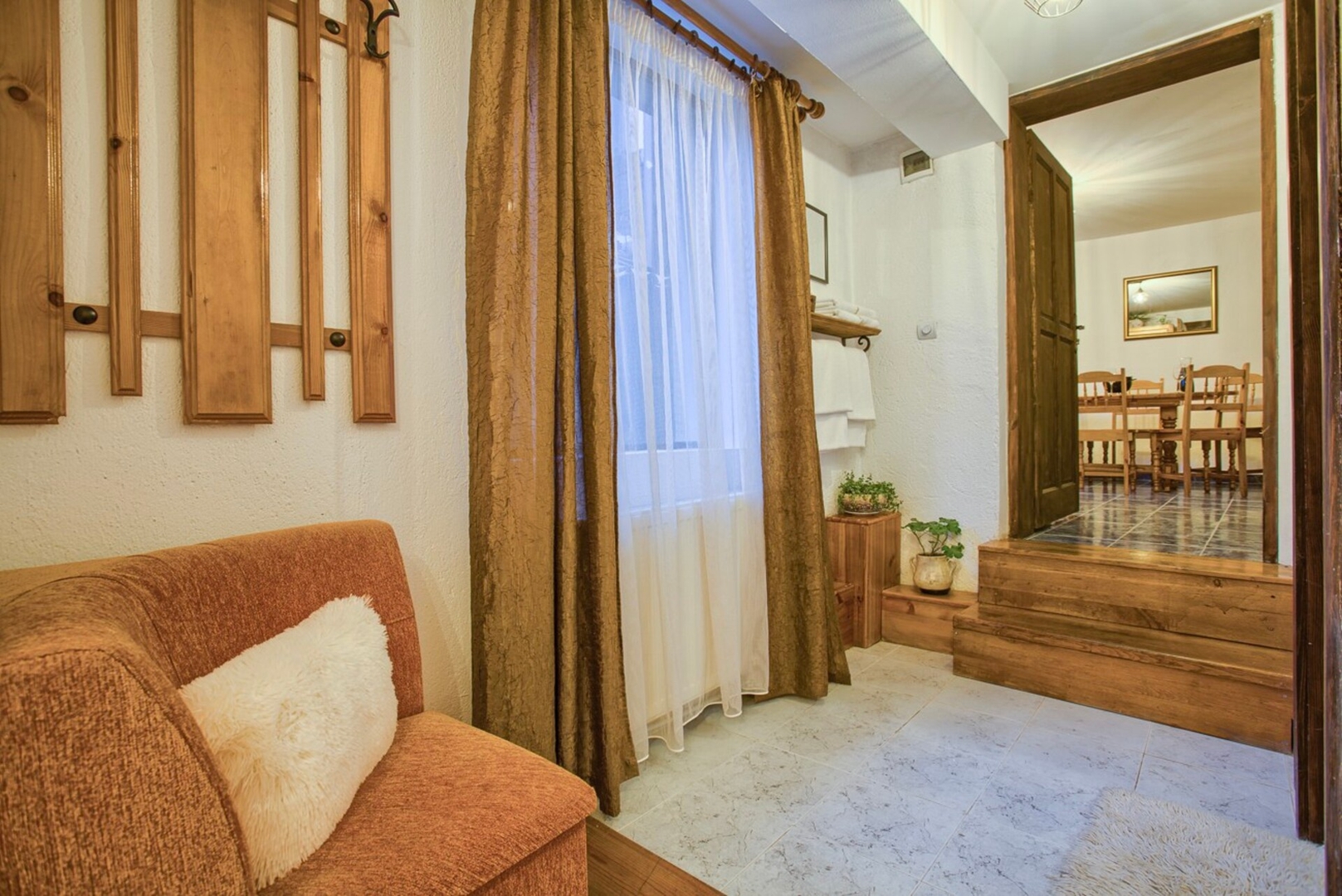 4- BDR House Monument of Culture & Architecture 19 Flat Manager Booking