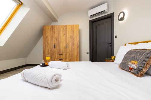 Central Apartments with Garden view - Apt No. 7 12 Flat Manager Booking