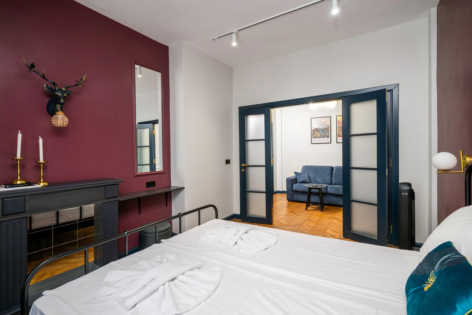 *Royal Retreat* - Your central designer spot 12 Flat Manager Booking