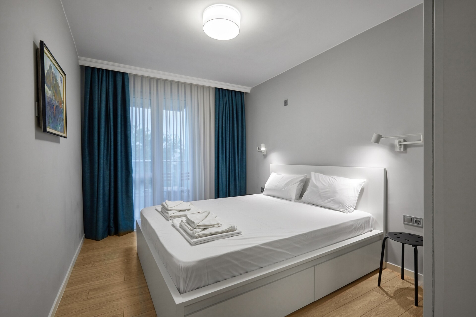 The Little Things - New Apt with Parking Flat Manager Booking