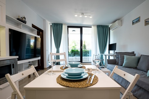 Stylish 1-BD Apartment St. Constantine and Helena 1 Flat Manager Booking
