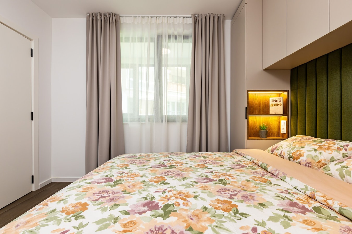 Stylish 1BD with Desk in Karshiaka 4 Flat Manager Booking