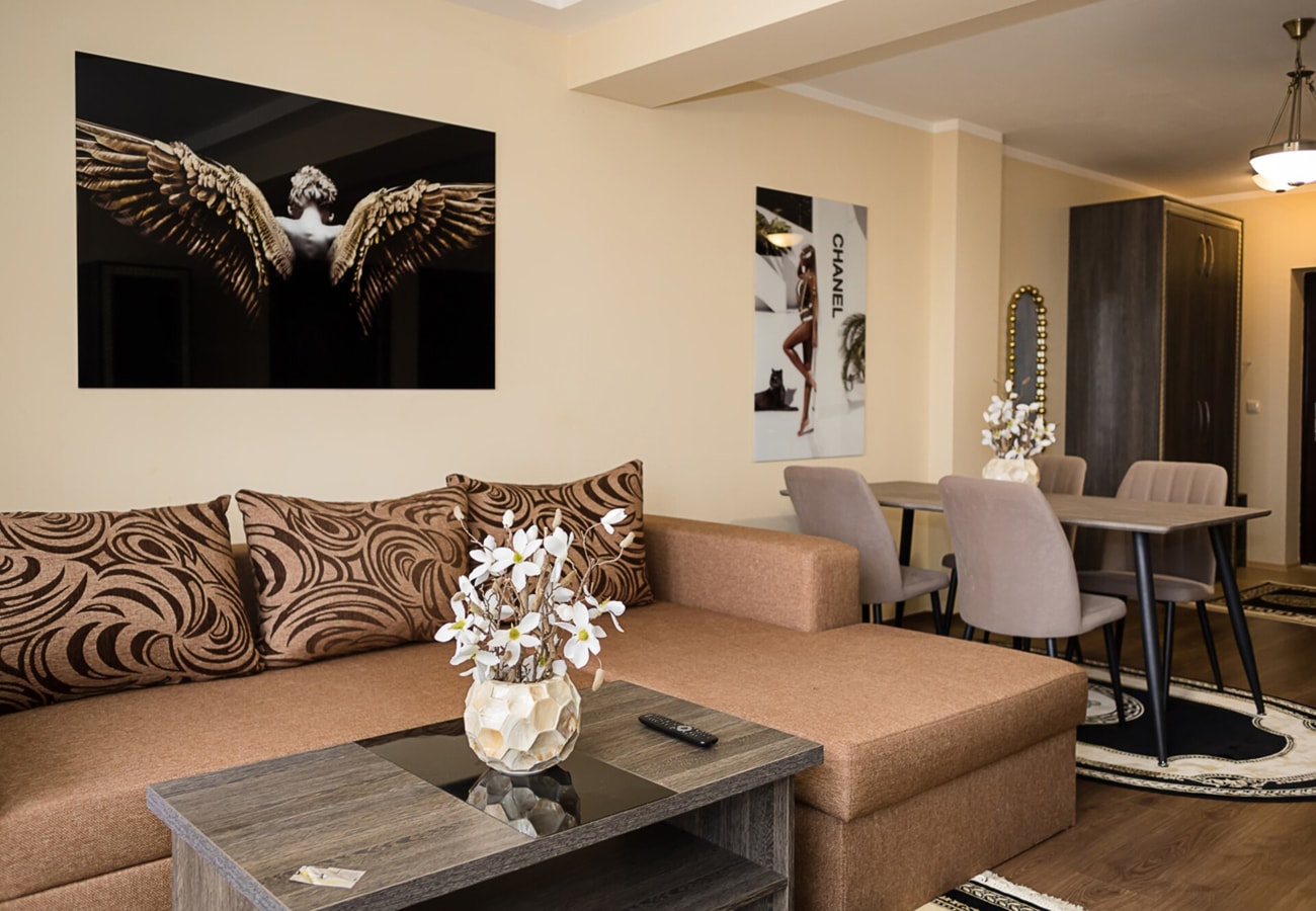 Elegant Apartment with Balcony in Argisht Palace 9 Flat Manager Booking
