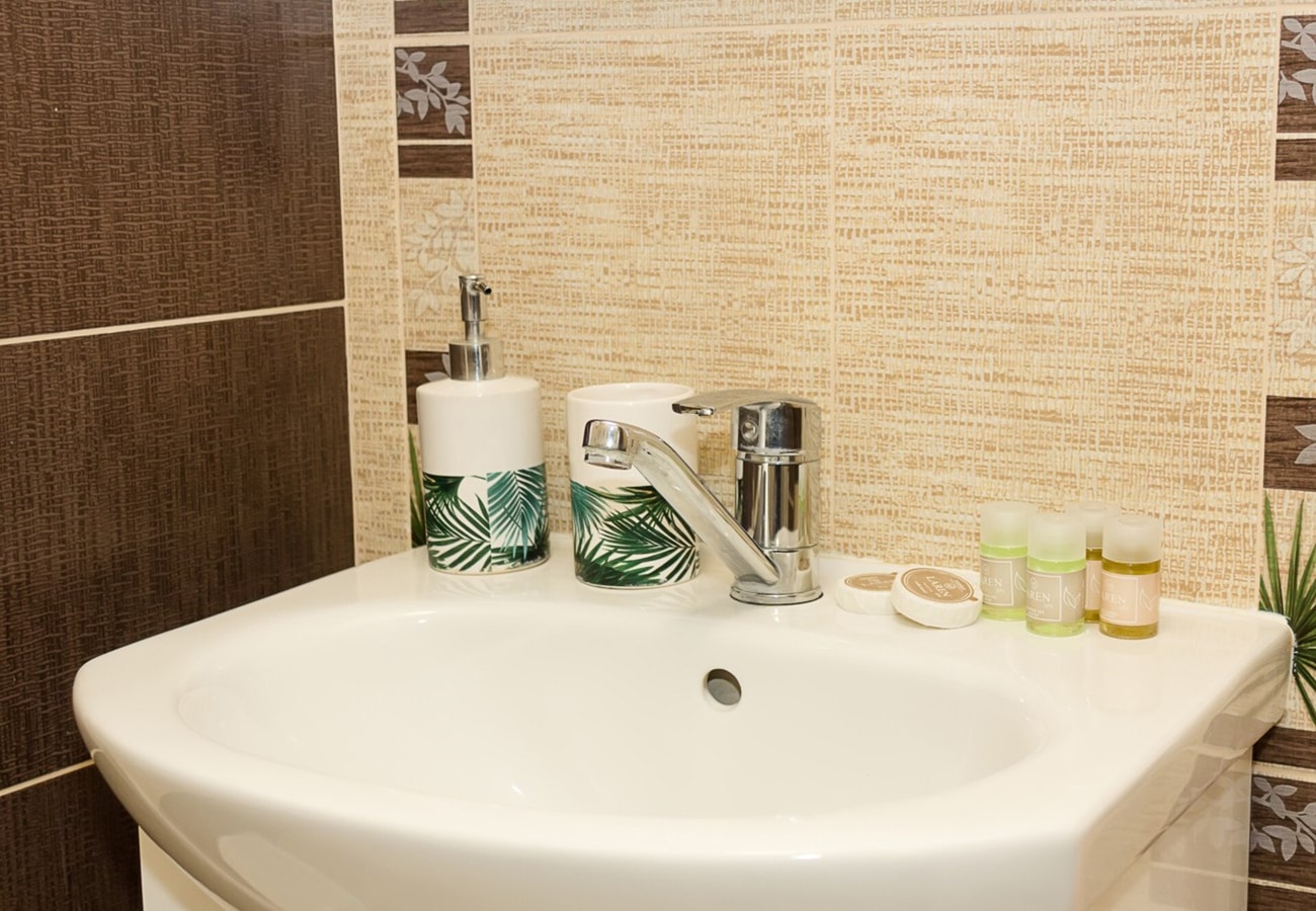 Seaview Haven: Elegant 2BD Flat in Balchik 24 Flat Manager Booking