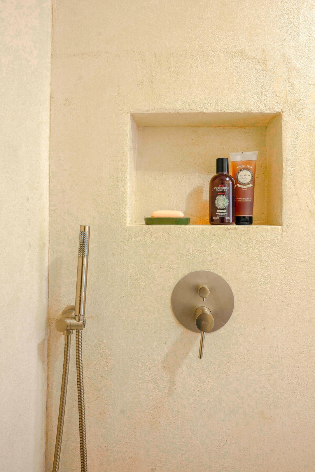 TERRA Design /Award-Winning Apartment/ 5 Flat Manager Booking