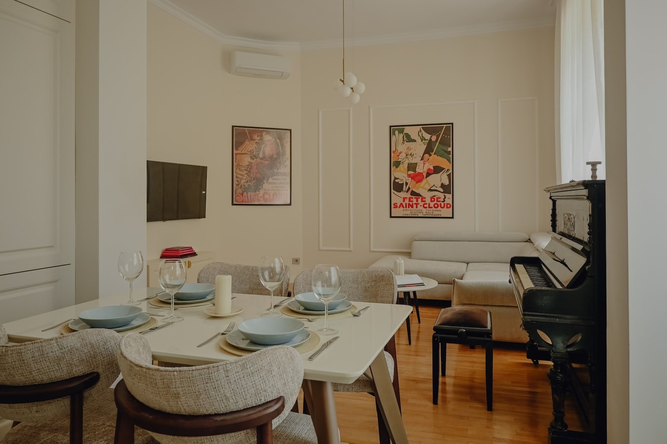 Radoslav Bacho Kiro 2BD · Elegant Escape: High Ceilings, Balcony & Piano 9 Flat Manager Booking