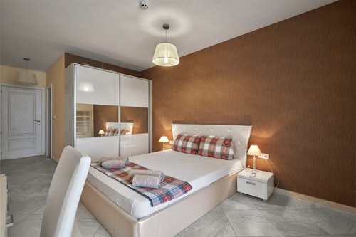 2BD Flat with Parking in Flores Garden Complex 9 Flat Manager Booking