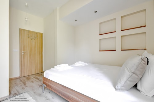 Modern 2BD Flat in Central Sofia + Workspace 6 Flat Manager Booking