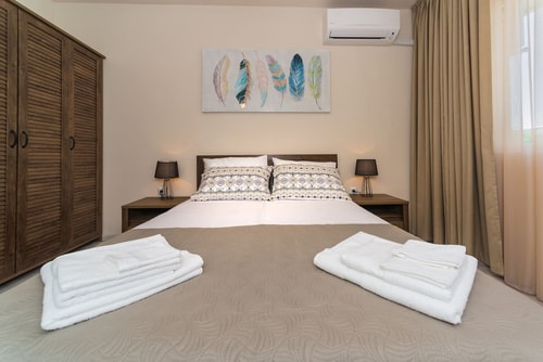 Alma Apartment - Stylish 1BD Flat with Balcony 8 Flat Manager Booking
