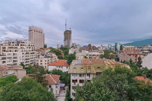 Stylish One-bedroom Flat with Amazing City View 19 Flataway