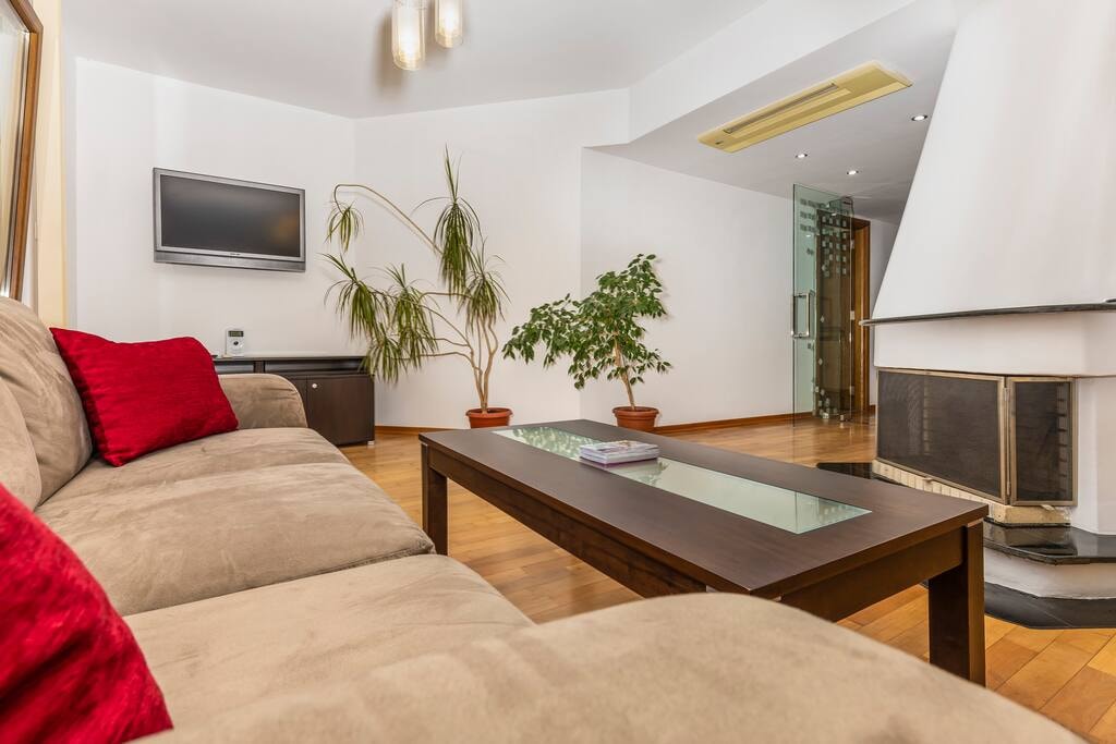PLOVDIV Rumyana Sred · 2BD-2BTHR-Apartment close to the Ancient Town 6 Flat Manager Booking