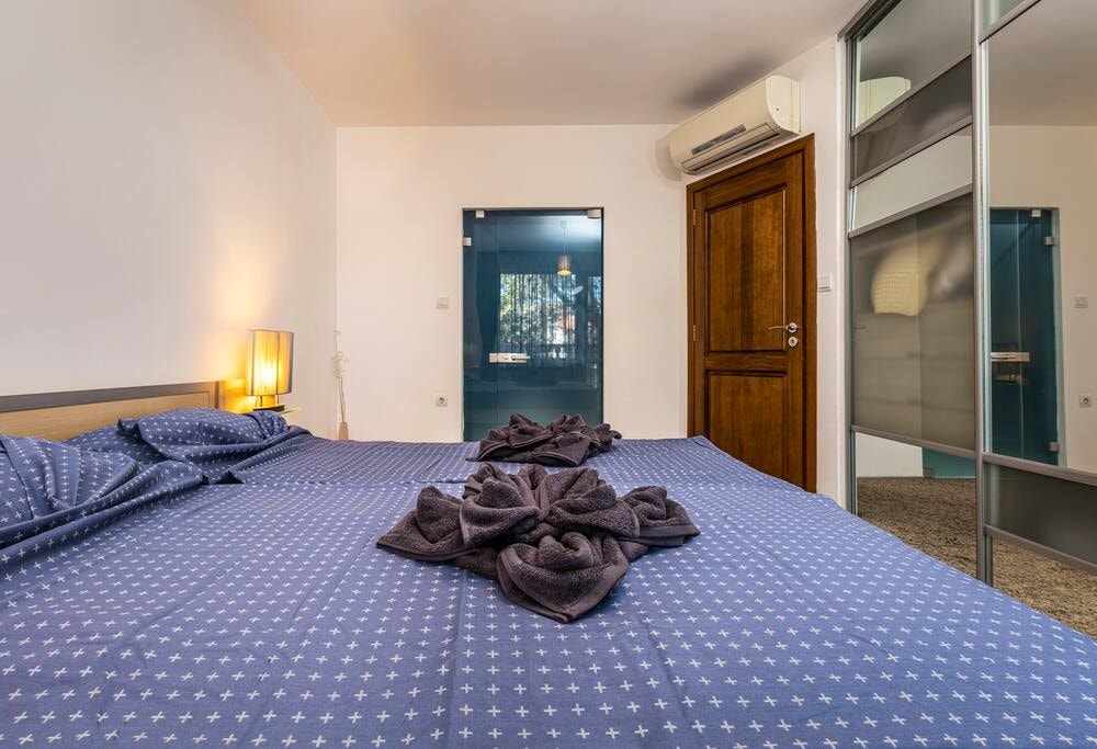 PLOVDIV Rumyana Sred · 2BD-2BTHR-Apartment close to the Ancient Town 15 Flat Manager Booking