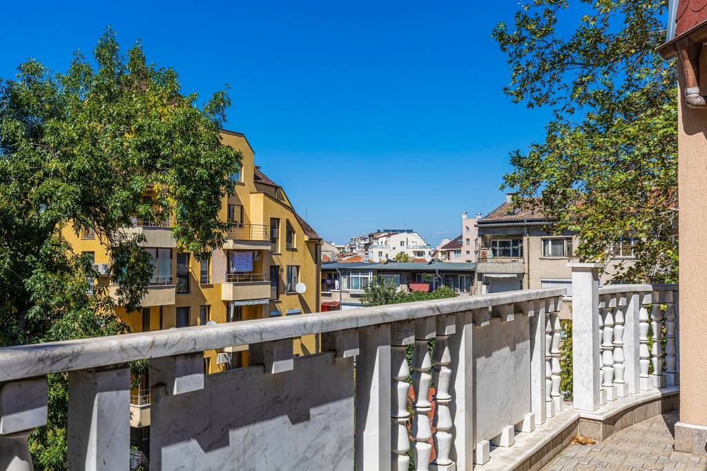 PLOVDIV Rumyana Sred · 2BD-2BTHR-Apartment close to the Ancient Town 20 Flat Manager Booking