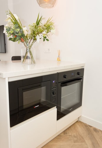 Serenity ~ 2BD Apartment with Balcony & Desk 10 Flat Manager Booking
