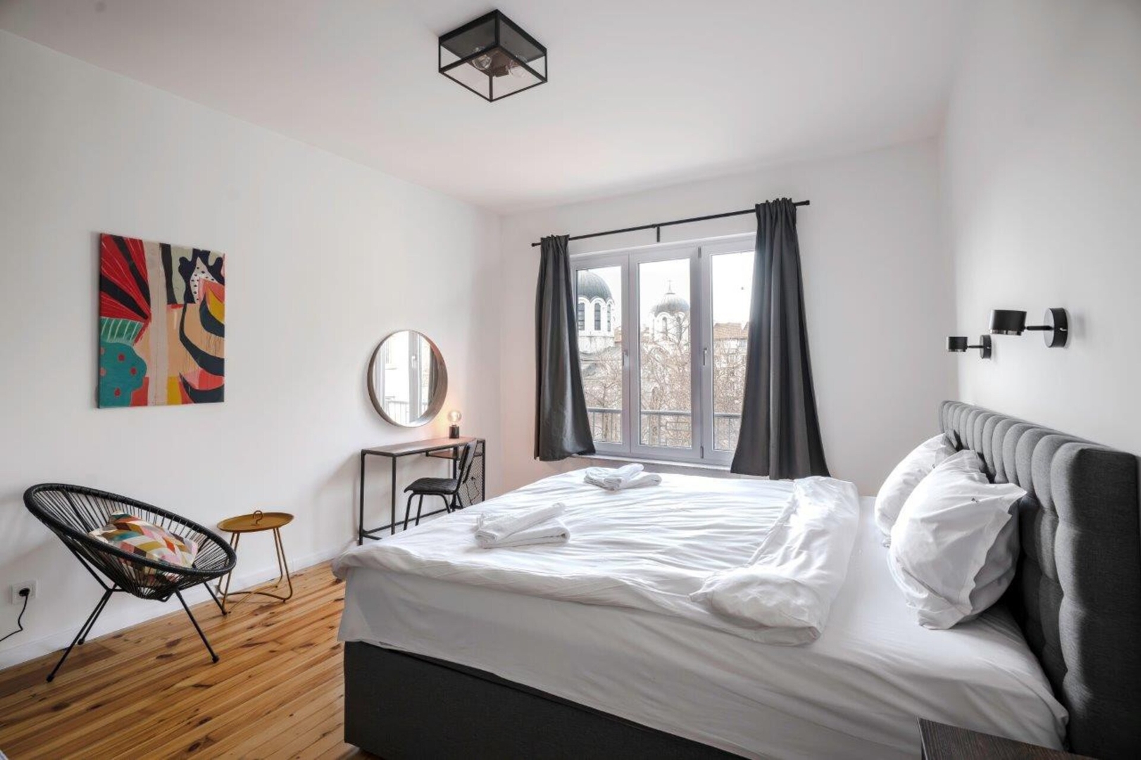 Luminous Central Retreat: Spacious 2BD Apartment 1 Flat Manager Booking