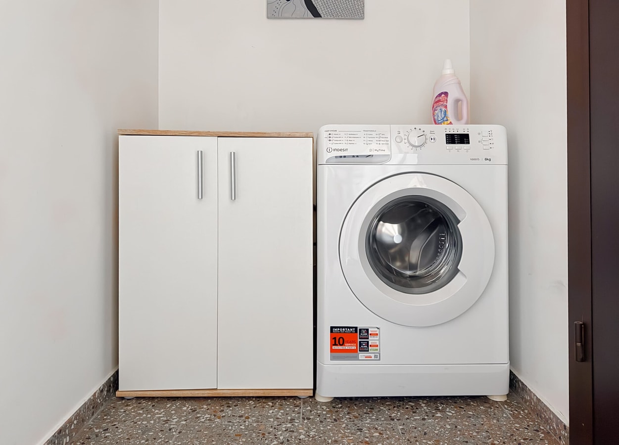 Alexander Panayot Volov 1BD · Split-Level City Stay with Balcony 15 Flat Manager Booking