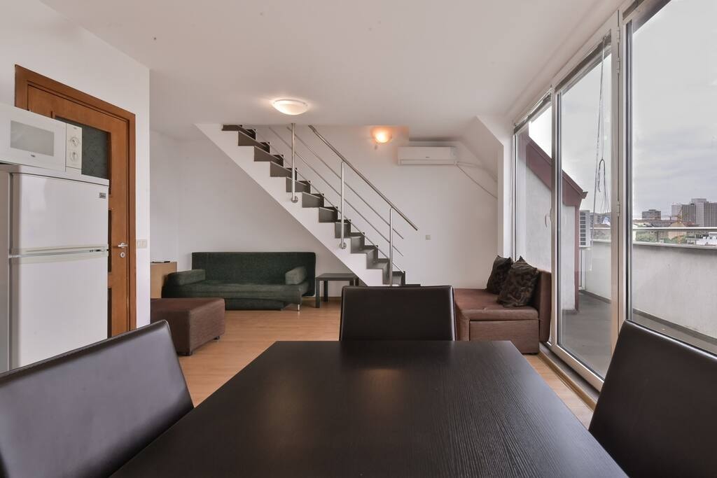 One-Bedroom Maisonette with Spacious Terrace Flataway