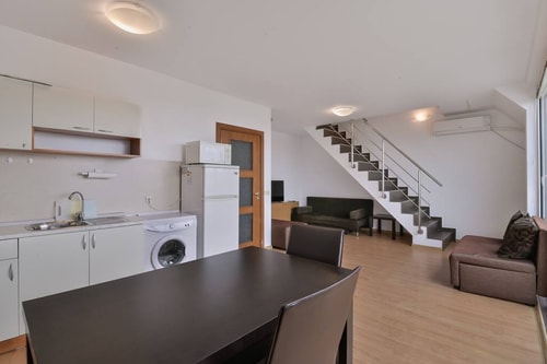 One-Bedroom Maisonette with Spacious Terrace 7 Flataway