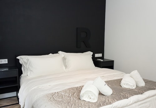 Serenity ~ 2BD Apartment with Balcony & Desk 3 Flat Manager Booking
