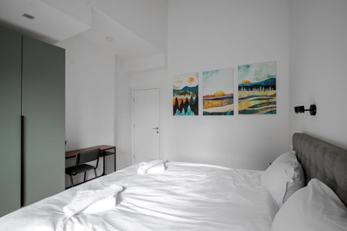 Luminous Central Retreat Spacious 2BD Apartment 4 Flat Manager Booking