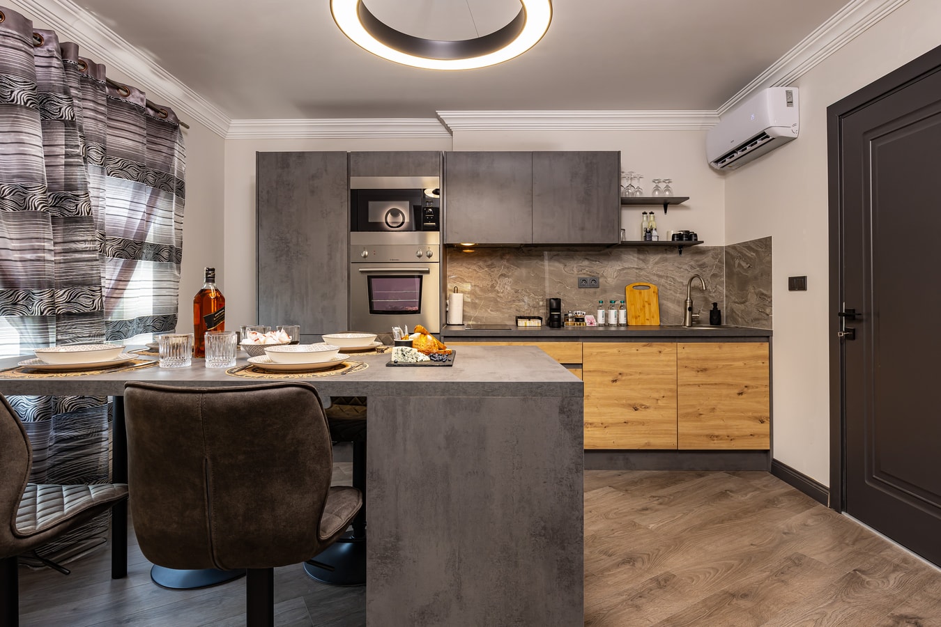 Central Apartments with Garden view - Apt No. 5 9 Flat Manager Booking