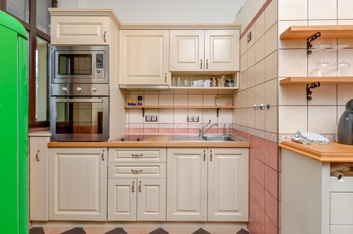 Life in Colors ~ Two-Bedroom Premium Apartment 3 Flat Manager Booking