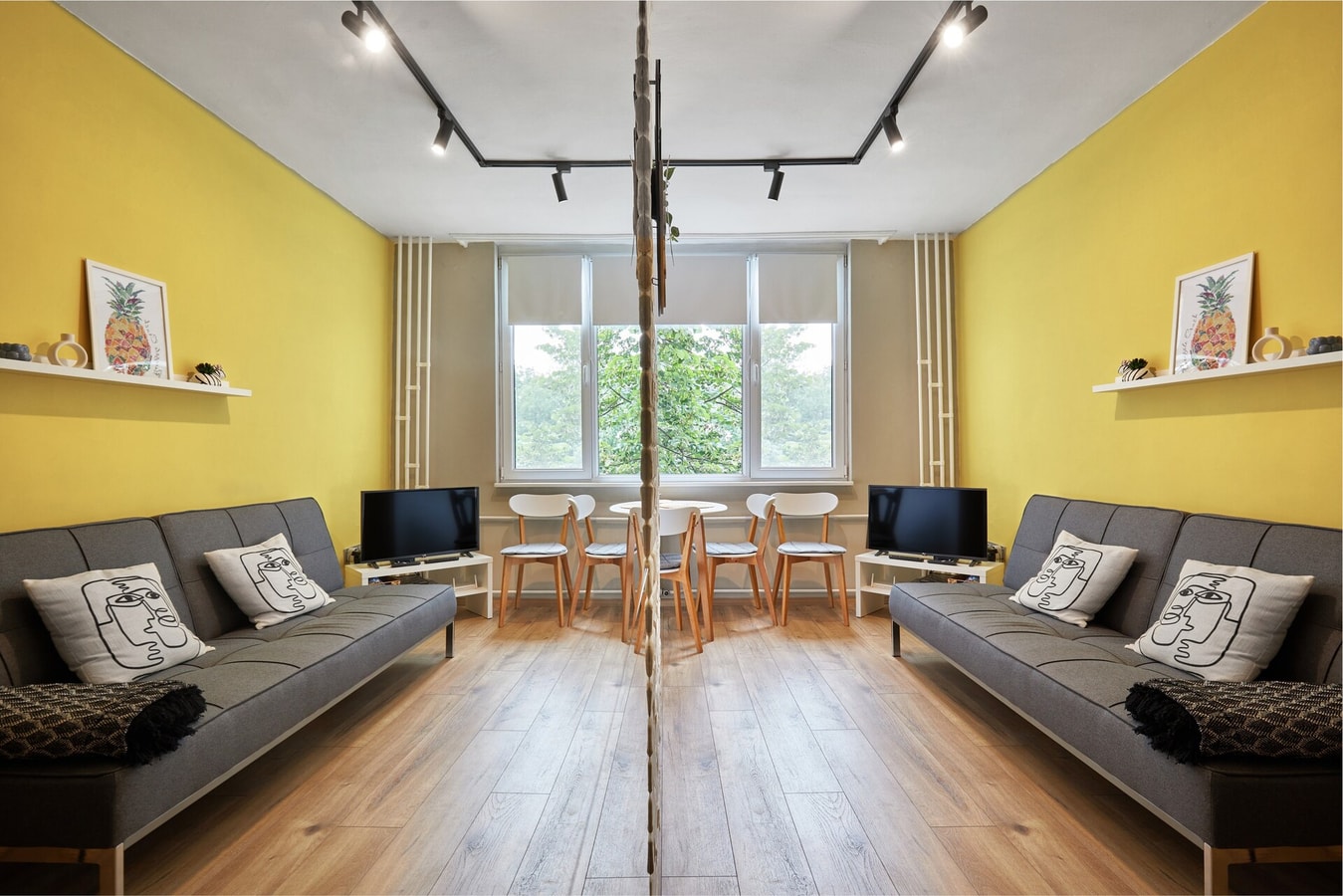 LAZUR ~ 2BD Flat next to the Sea Garden 4 Flat Manager Booking