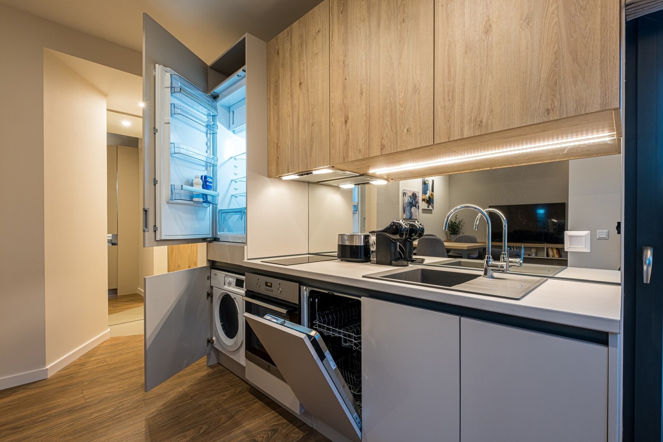 North 21 - Brand New Modern Apt in Sofia Center 7 Flat Manager Booking