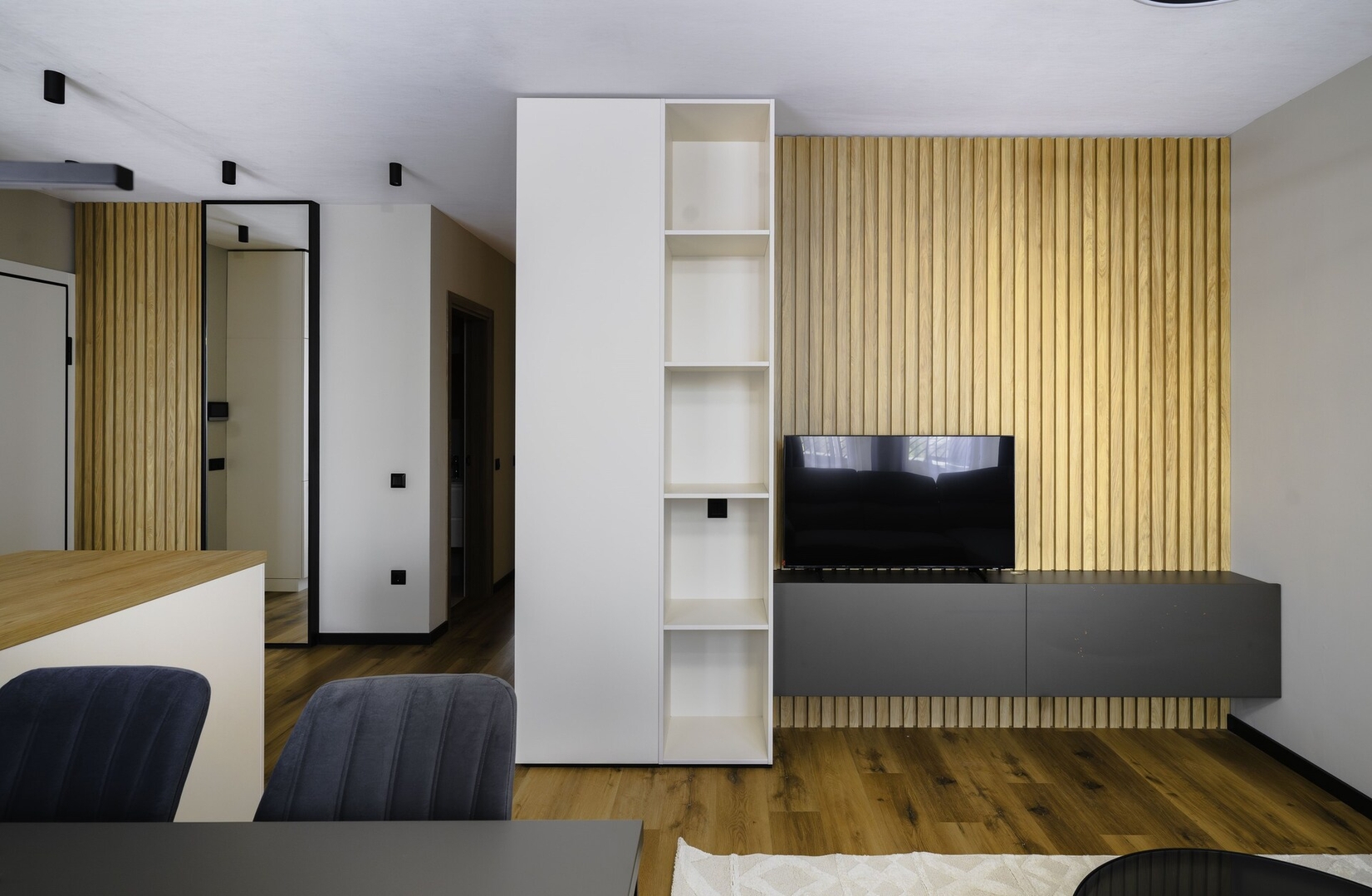 Aviva Living - 2BD Apartment With Free Parking 6 Flat Manager Booking