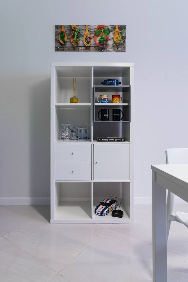 Pop your C-O-L-O-R-S - Funky and Modern 1BDR. Apt. 23 Flat Manager Booking
