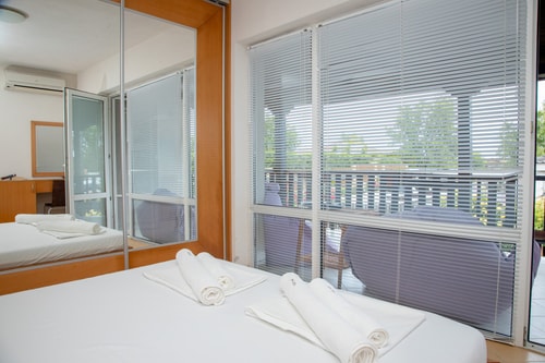 Villa Beni ~ 4-Bedroom Private House 33 Flat Manager Booking