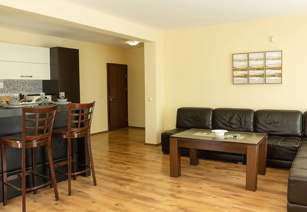 Cozy 1BD Apartment with a Spacious Terrace Flataway