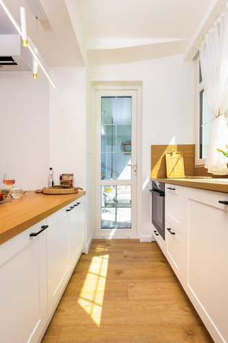 White&Grey Two 1-BD Apartments 20 Flat Manager Booking