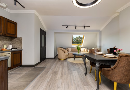 Central Apartments with Garden view - Apt No. 8 9 Flat Manager Booking