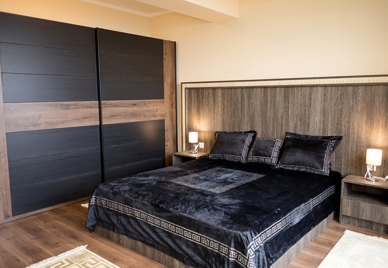 Elegant Apartment with Balcony in Argisht Palace 6 Flat Manager Booking